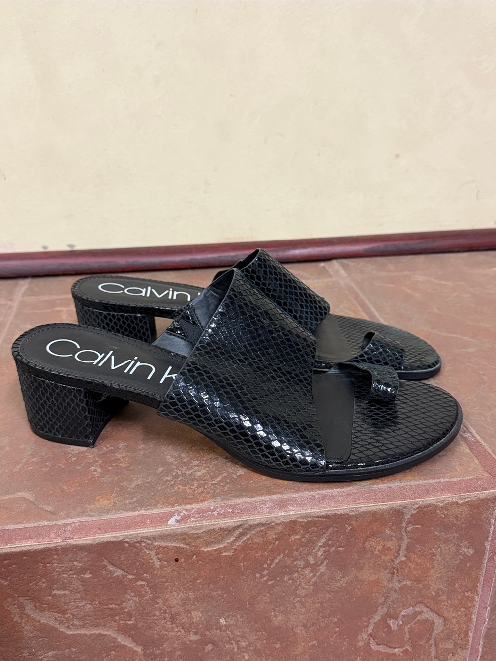 Calvin Klein Dionne Heeled Sandals Size 10